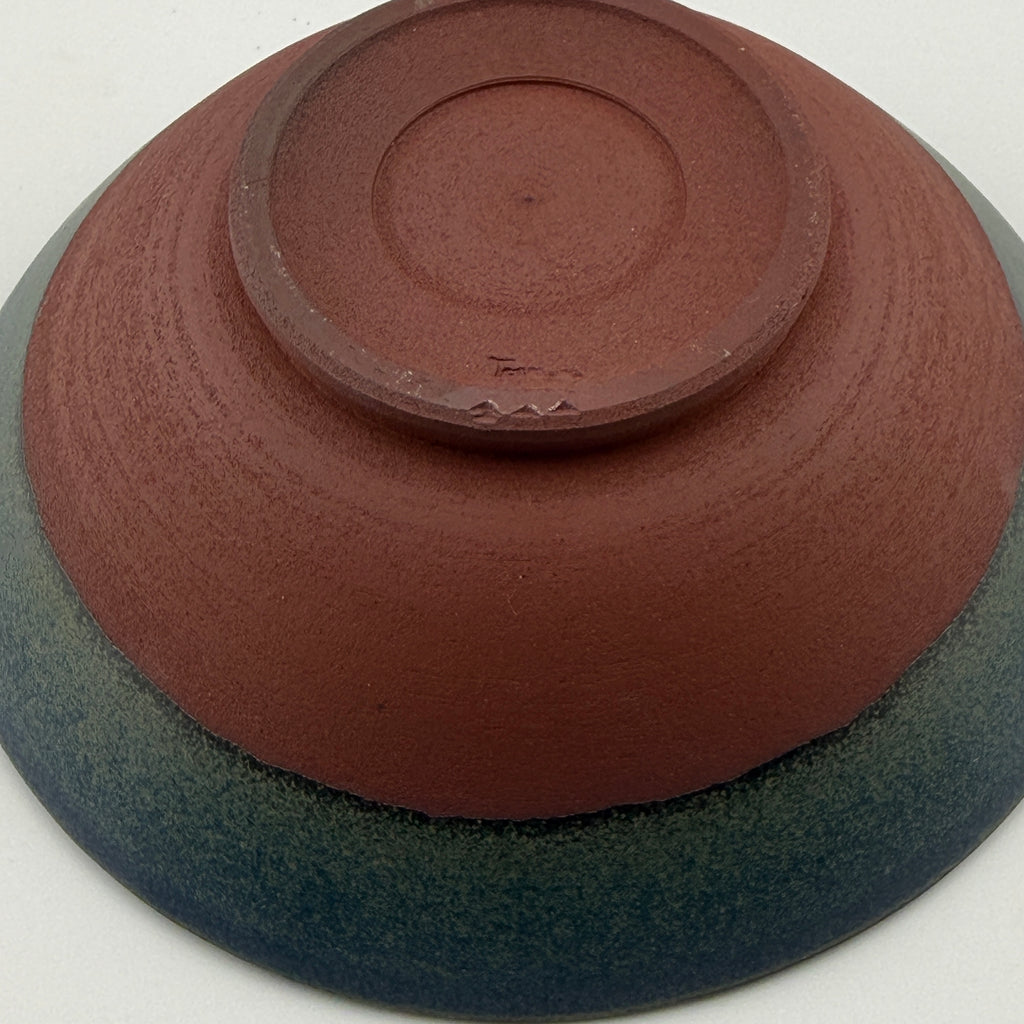 Suribachi artisanal en Grès rouge Xing – Mortier japonais, bord bleu Isara