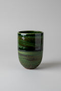 Tasse à café verte en grès Saint-Amand, vue 6 sur 7, céramique artisanale tournée à la main par Terresme.