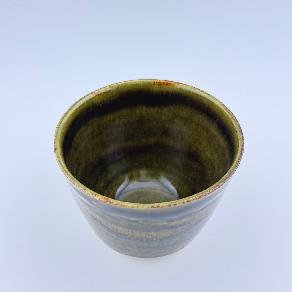 Tasse conique en grès porcelainique – Émail tenmoku, pièce unique