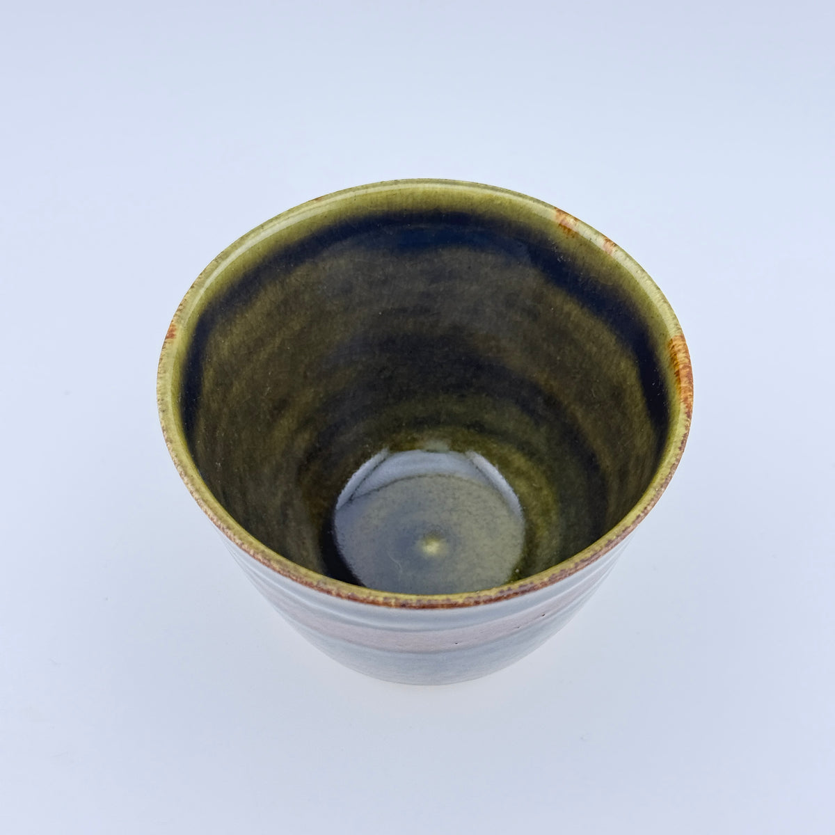 Tasse conique en grès porcelainique – Émail tenmoku, pièce unique