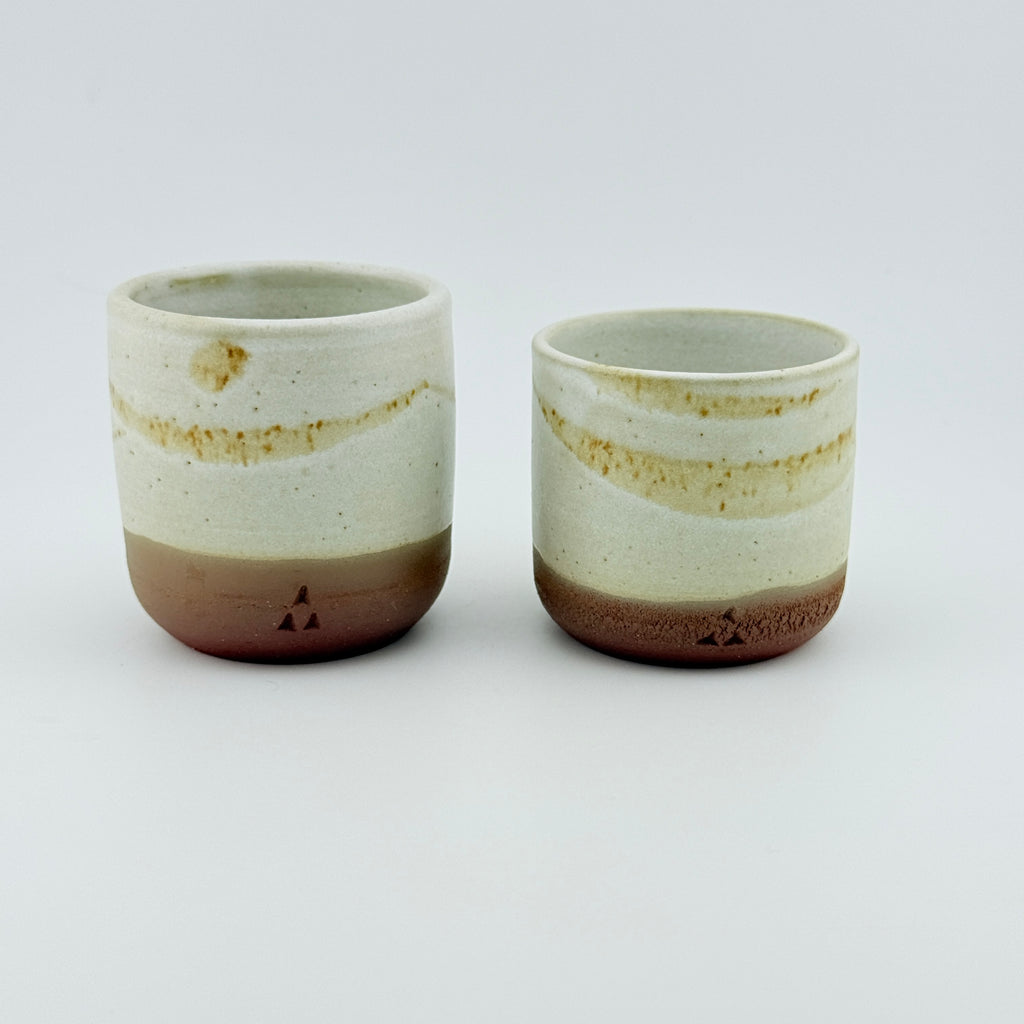 Duo de tasses à café en Grès rouge de récolte du massif de l’Esterel - Émail blanc mat opaque et vanille sablé - Wabi-Sabi