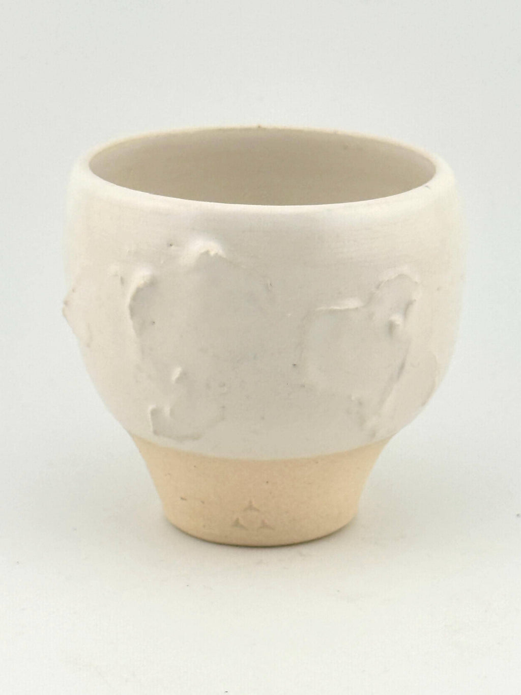 Tasses SHIRO en grès porcelainique blanc satiné, céramique japandi faite main par Terresme — vue 7 sur 9.