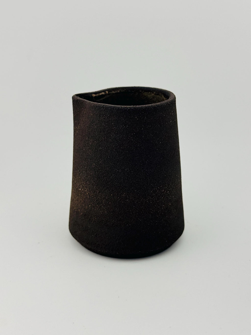Tasses verseuses KATAKUCHI en céramique, faites main par Terresme — vue 6 sur 10.