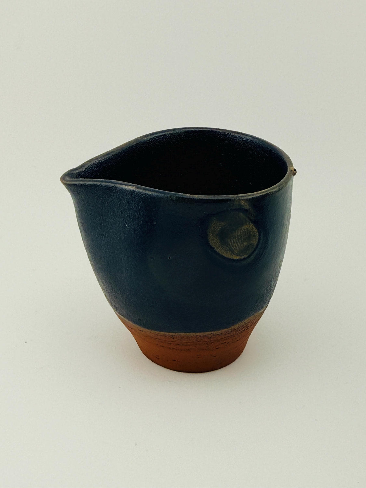 Tasses verseuses KATAKUCHI en céramique, faites main par Terresme — vue 7 sur 10.