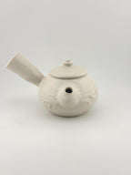 Théière SHIRO en grès porcelainique blanc satiné – Terres.me – vue 1