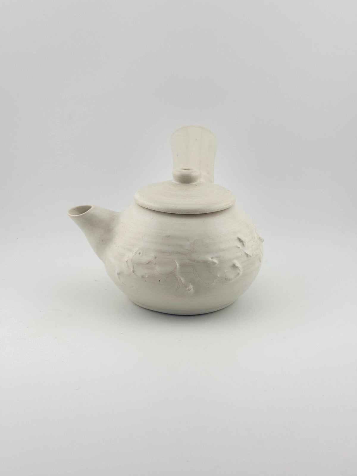 Théière SHIRO en grès porcelainique blanc satiné – Terres.me – vue 3