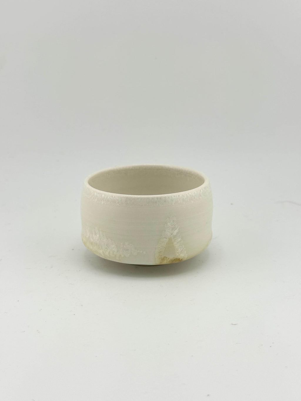 Trio de tasses YUKI NO HANA en porcelaine blanche, faites main par Terresme — vue 6 sur 9.