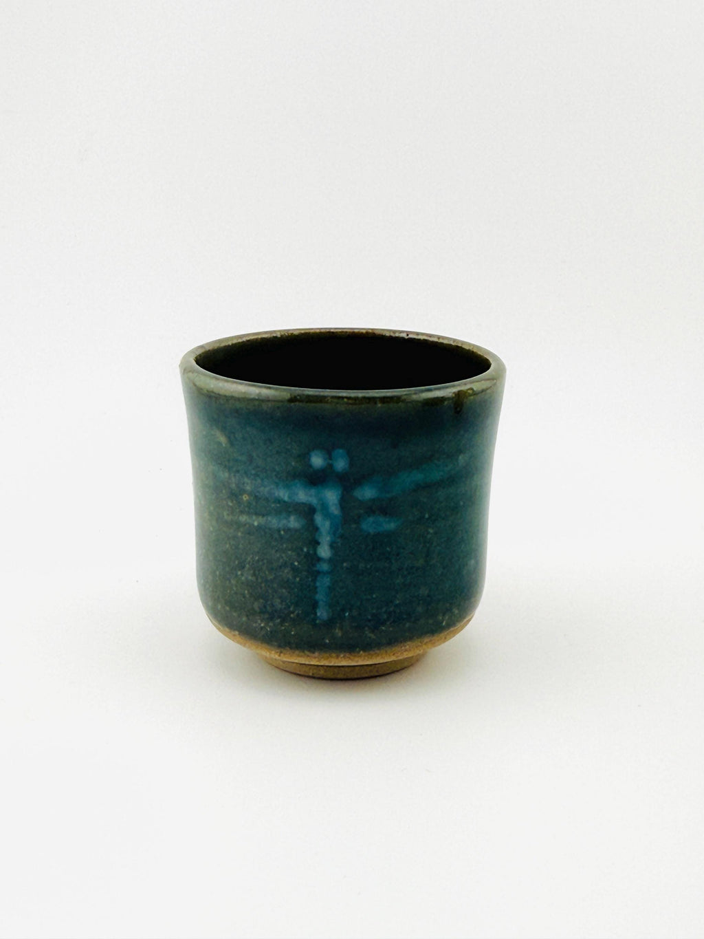 Yunomi en grès chamotté avec libellule en porcelaine et céladon vert – Terres.me – vue 4