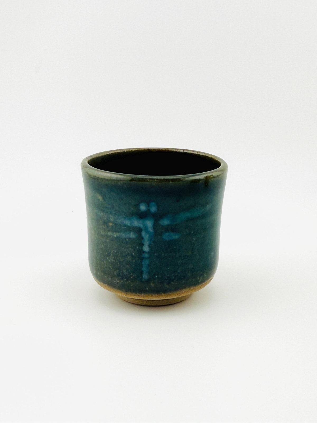 Yunomi en grès chamotté avec libellule en porcelaine et céladon vert – Terres.me – vue 4