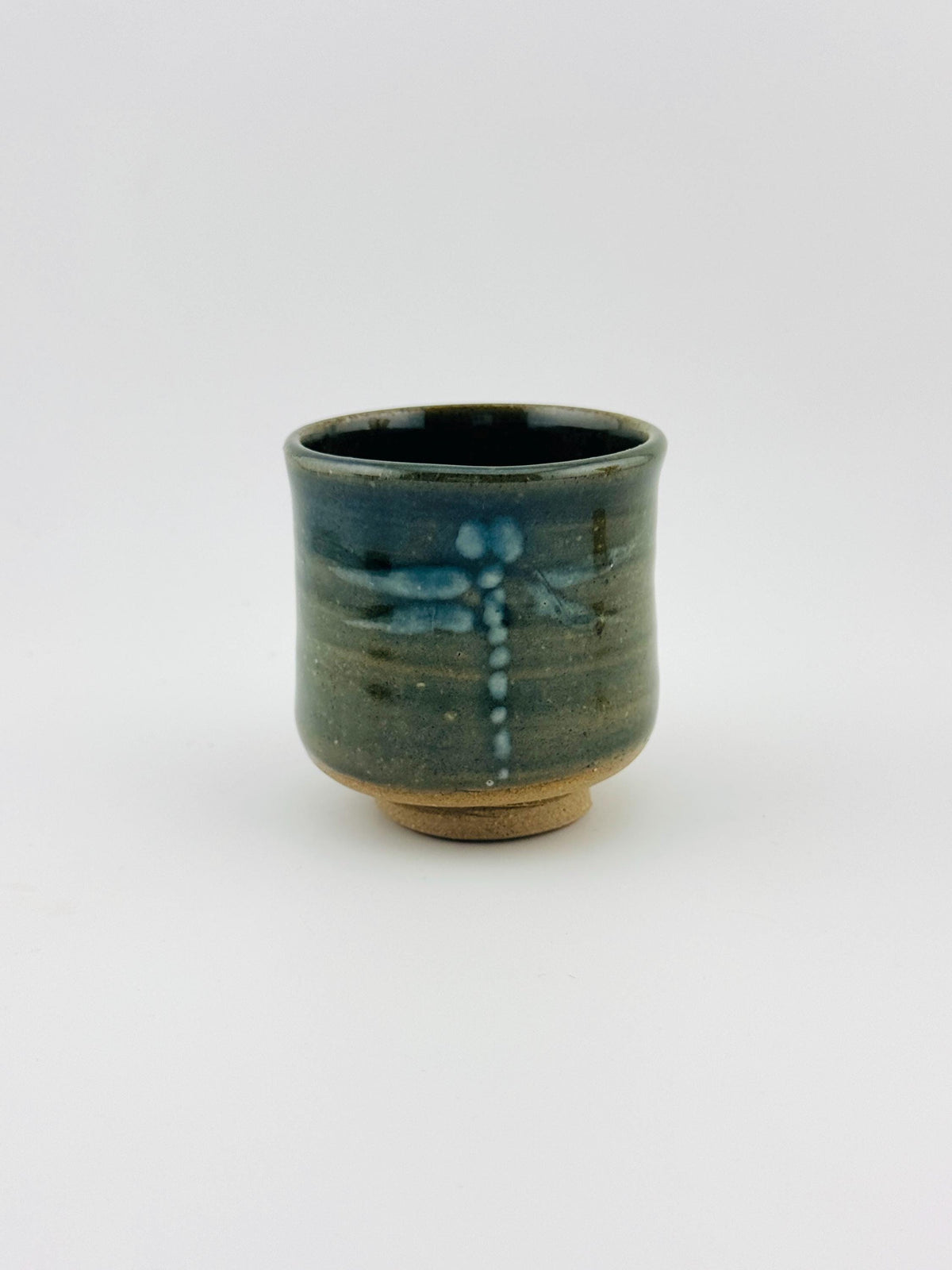 Yunomi en grès chamotté avec libellule en porcelaine et céladon vert – Terres.me – vue 6