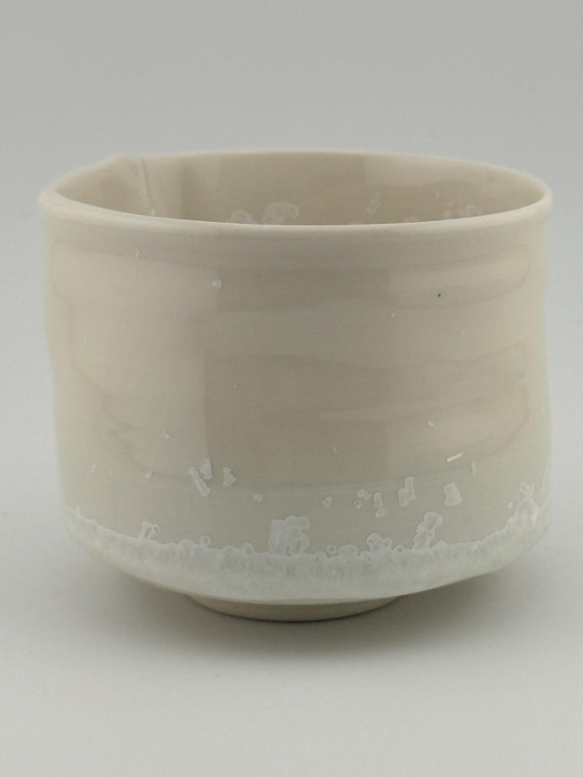 Yunomi en porcelaine Bone China d’inspiration japonaise, fait main par Terresme — vue 4 sur 10.